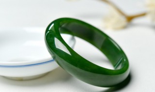 b货翡翠对人体有害么 b货翡翠的危害