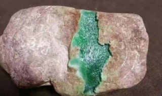 翡翠原石怎样选（翡翠原石怎样选购）
