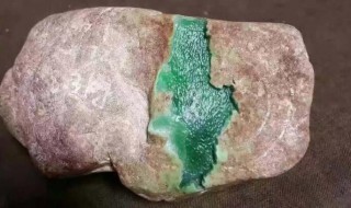 怎样选翡翠原石 如何挑选冰种翡翠原石
